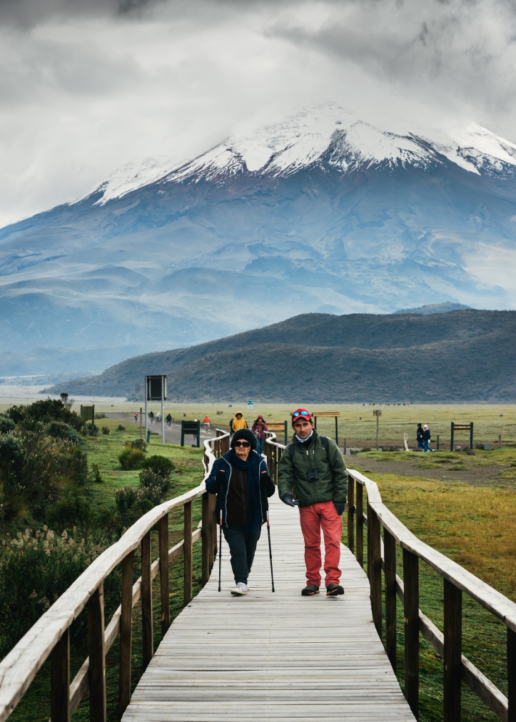 cotopaxi hikers